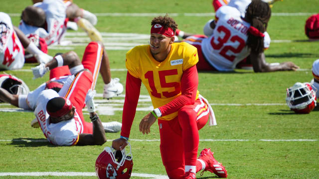 Rivalry between Raiders' Maxx Crosby, Chiefs' Patrick Mahomes shown in  'Quarterback' docuseries