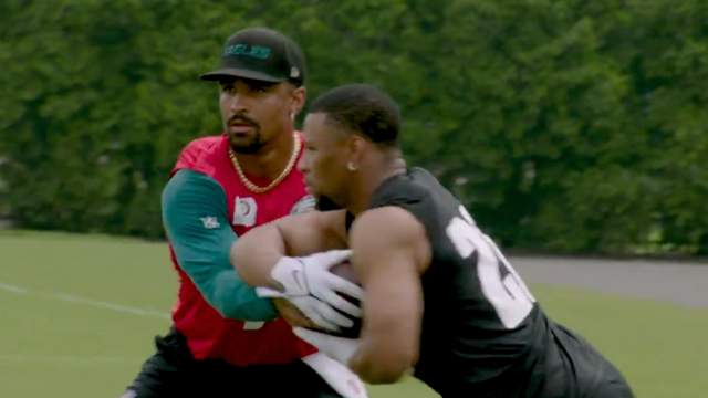 First look at Philadelphia Eagles QB Jalen Hurts and RB Saquon Barkley during 2024 offseason.