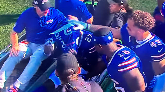 Bills' Josh Allen and Stefon Diggs troll the Dolphins in viral sideline  moment - A to Z Sports