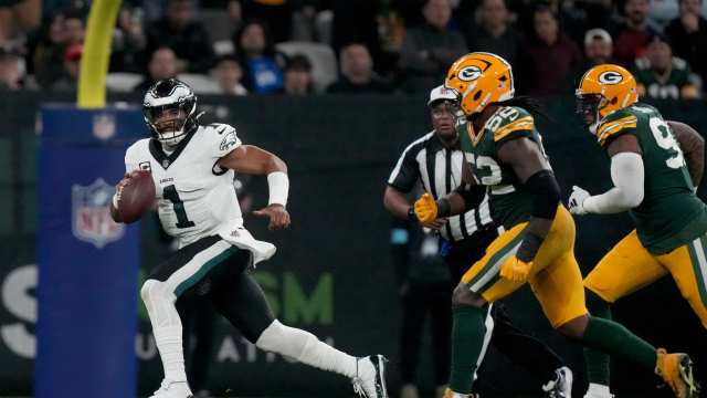Jalen Hurts' injury situation and Fangio's defense: Four burning questions  about the Eagles ahead of the Packers playoff game