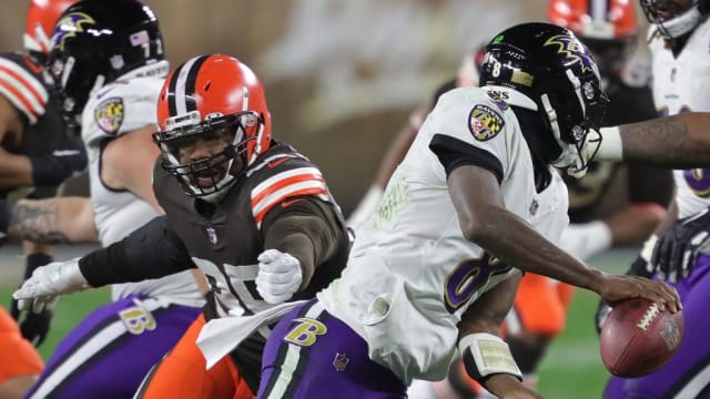 Cleveland Browns Burn Accident: Injured Deshaun Watson Joined by David  Njoku: Baltimore Ravens NFL Tracker - Sports Illustrated Baltimore Ravens  News, Analysis and More