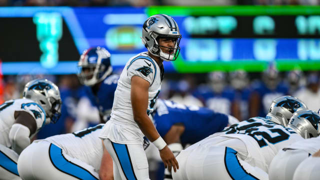 Carolina Panthers cornerback C.J. Henderson (15) lines up on defense during  an NFL football game against the Tampa Bay Buccaneers, Sunday, Dec. 26,  2021, in Charlotte, N.C. (AP Photo/Brian Westerholt Stock Photo - Alamy