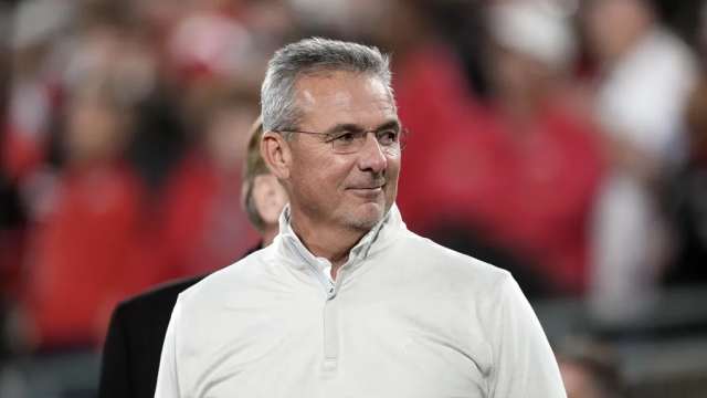 Ohio State Buckeyes former head coach Urban Meyer looks on in the second half between the Oregon Ducks and the Ohio State Buckeyes in the 2025 Rose Bowl college football quarterfinal game at Rose Bowl...