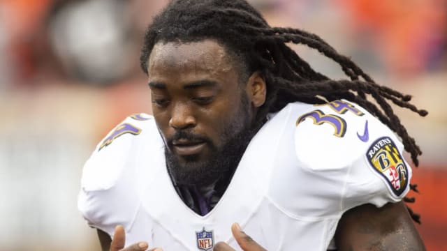 Alex Collins: Former NFL player dies in motorcycle accident at age 28