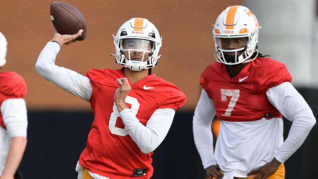 Tennessee football: Joe Milton gets wild Peyton Manning praise