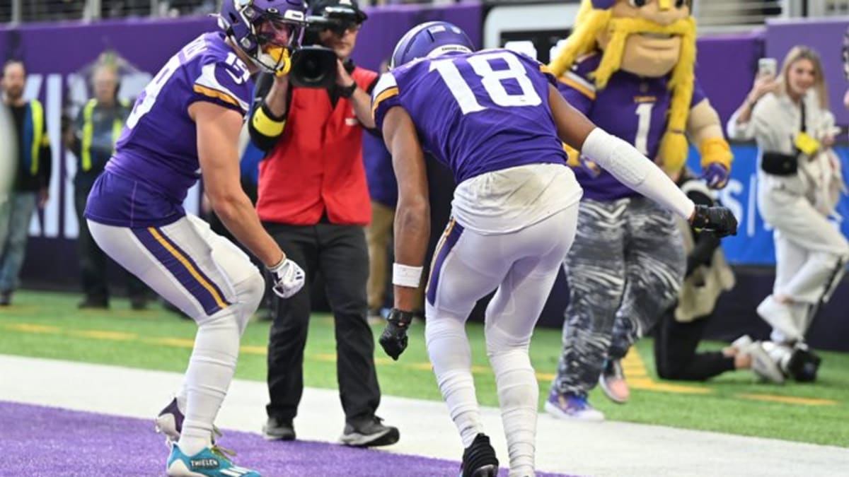 How the Vikings' pass catchers made history in the regular season - A to Z  Sports