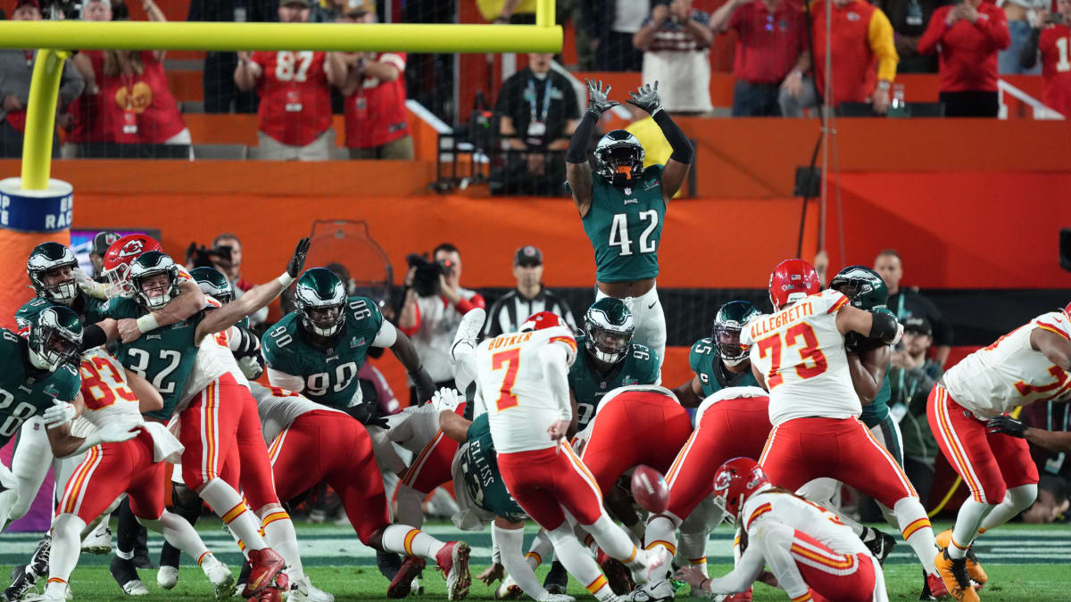 Super Bowl: Eagles trotzen Trikot-Fluch und spielen gegen Chiefs wieder in  Grün