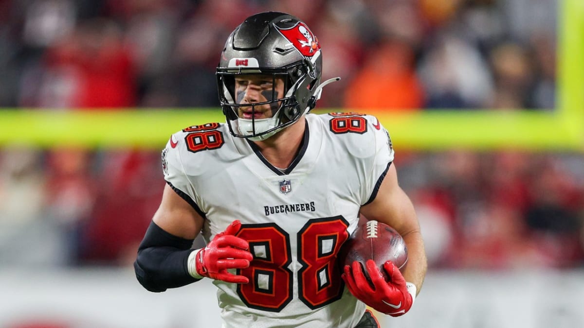 Tampa Bay Buccaneers tight end Cade Otton (88) after a catch during an NFL  football training camp practice Monday, July 31, 2023, in Tampa, Fla. (AP  Photo/Chris O'Meara Stock Photo - Alamy