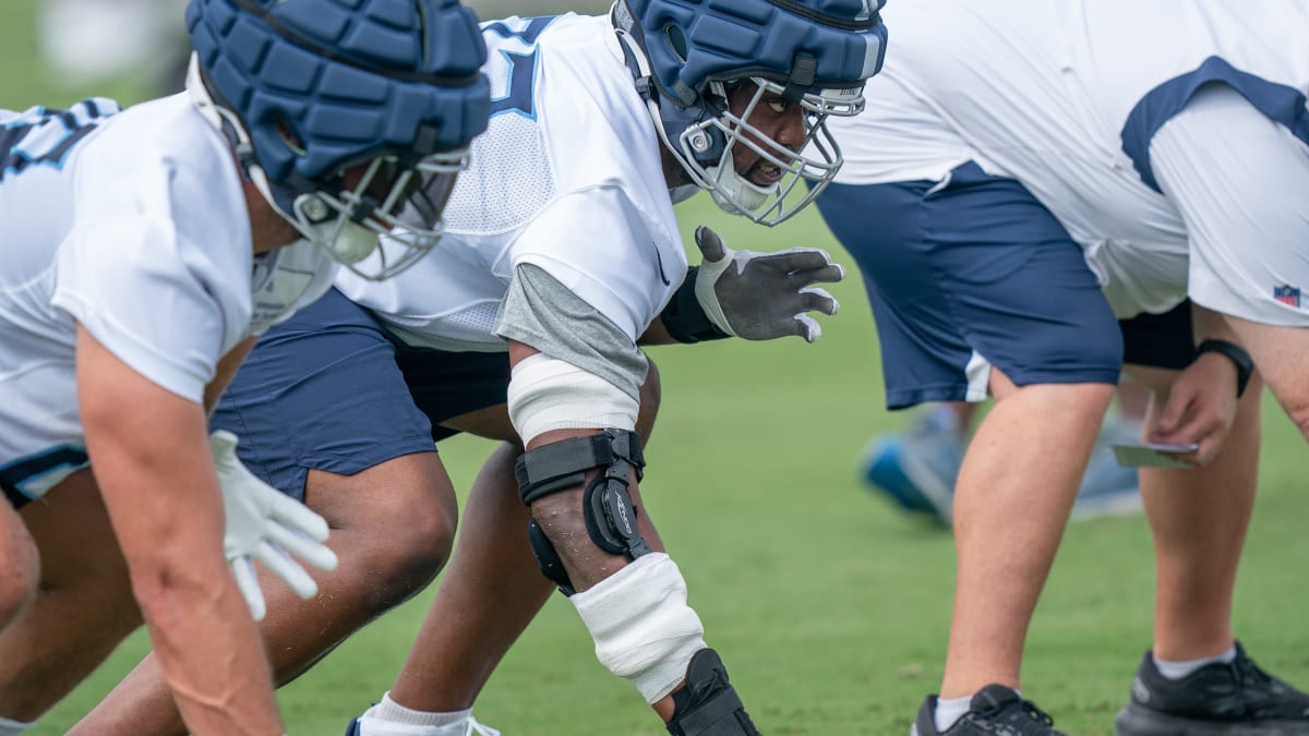 Tennessee Titans Signing OT Chris Hubbard While George Fant Signs