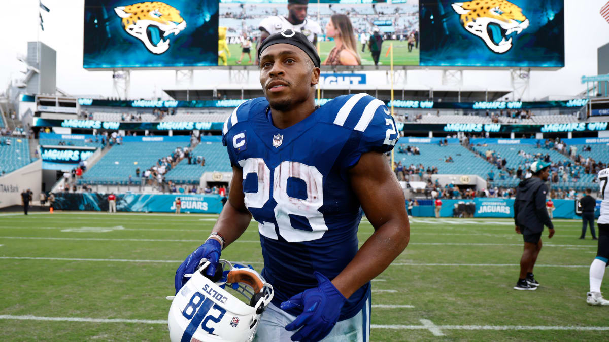 Report: Colts requested Dolphins WR Jaylen Waddle in trade package