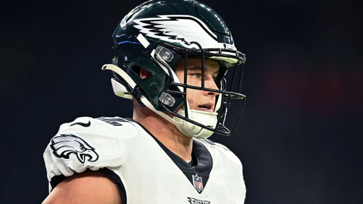 Eagles Place Starting LB on IR, List 4 Players on Tuesday Injury Report