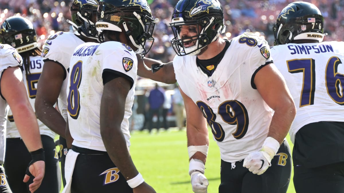 Baltimore Ravens tight end Mark Andrews (89) reacts to a first down against  the Tennessee Titan …