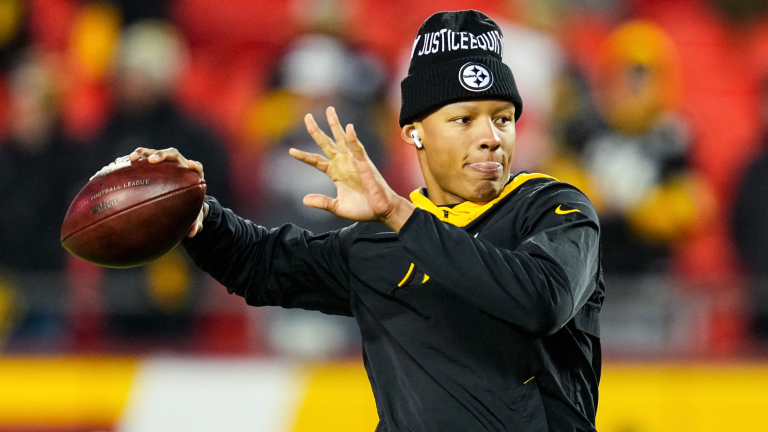 WATCH: Steelers sign Dobbs to a one-year deal