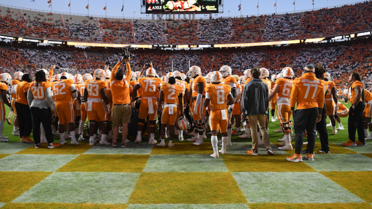 Watch: Tennessee Vols run through the T with LED light show