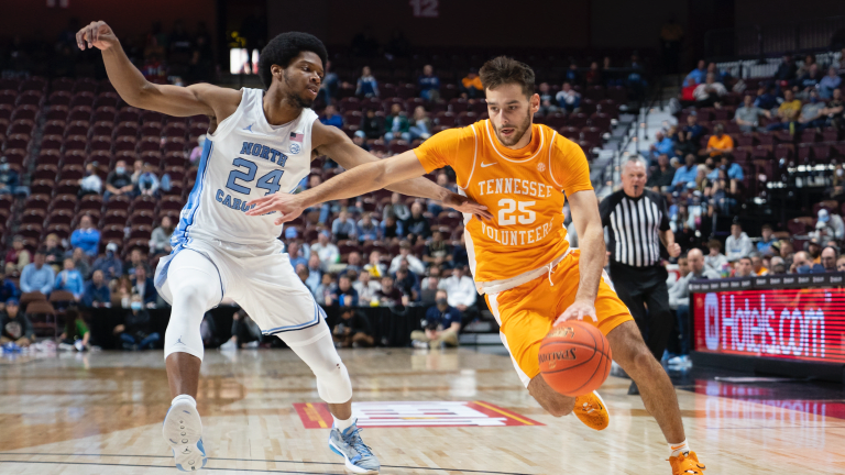 Tennessee Basketball: Santiago Vescovi explains how to pronounce his name