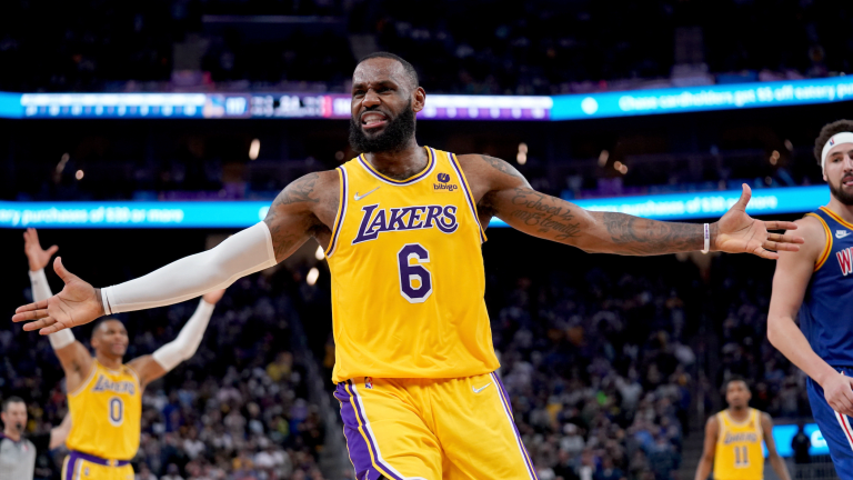 Lakers' LeBron James won't play against Heat with illness