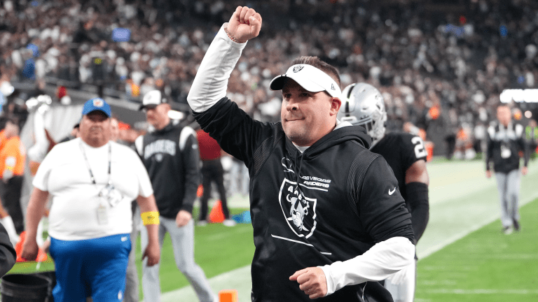 Raiders benching QB Derek Carr for final two games of 2022 season