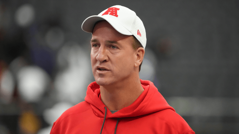 Peyton Manning Infuriated After Controversial End to Pro Bowl Flag Football  Game