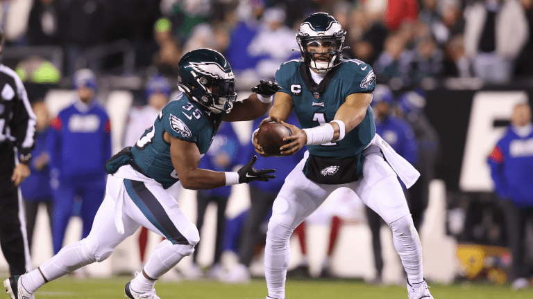 Eagles need to re-sign RB Boston Scott just because of what he did