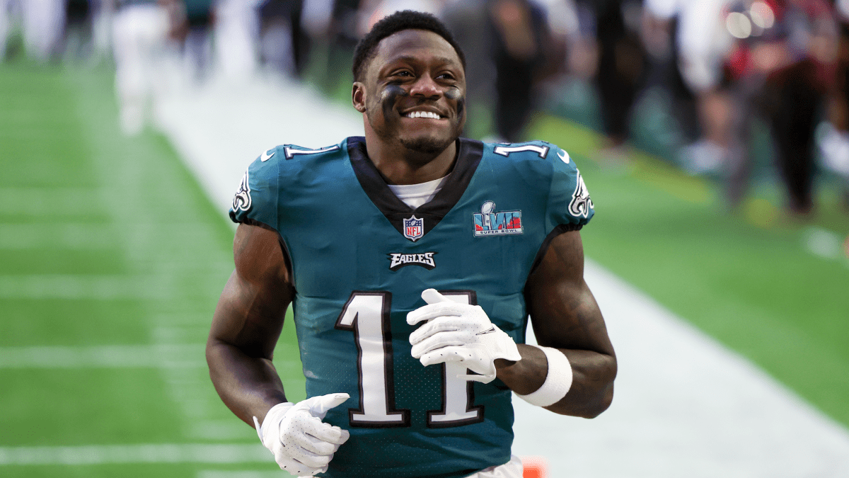 AJ Brown reacts to Philadelphia Eagles' loss of key player - A to Z Sports