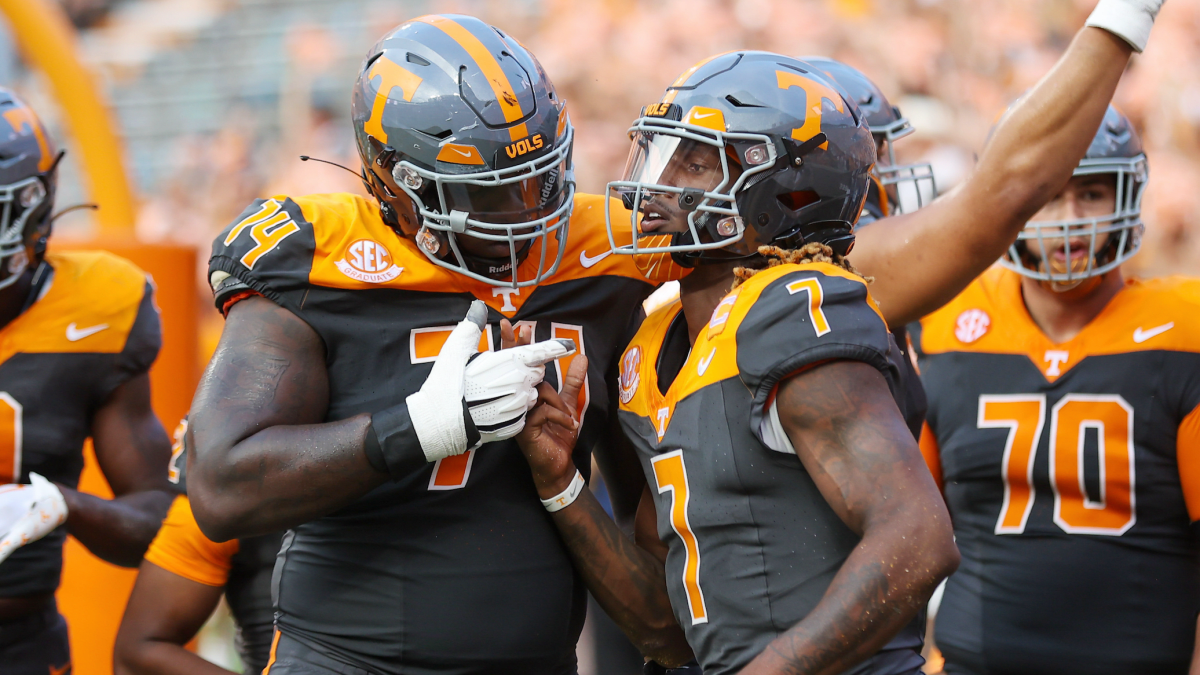 Tennessee Vols reveal black jerseys and new helmets - A to Z Sports