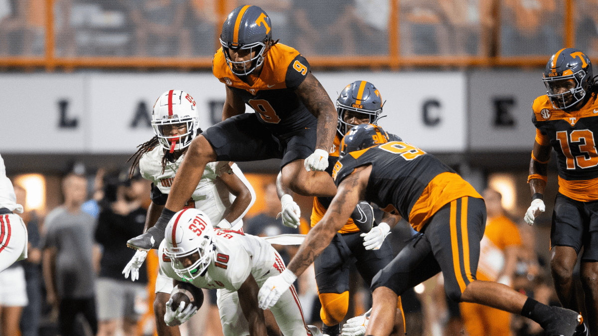 Tennessee Titans address OT, EDGE and WR in PFN's 3-round mock draft