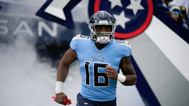 Titans: Treylon Burks' curious reaction to DeAndre Hopkins' Tennessee visit