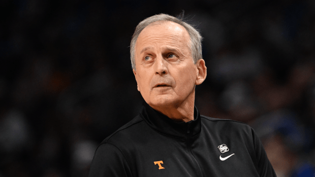 Tennessee Vols basketball lands big-time player from NCAA transfer portal