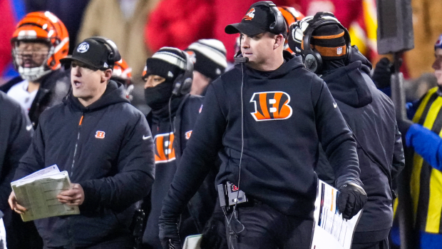 Baseball bonds Hayden Hurst and Bengals TE coach Casey