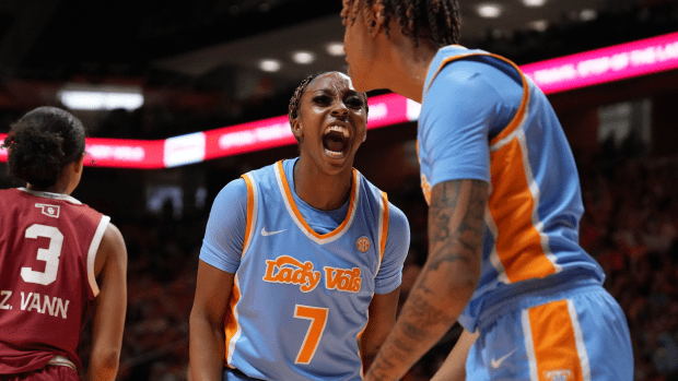 Popular comedian goes viral for wearing Lady Vols gear during show