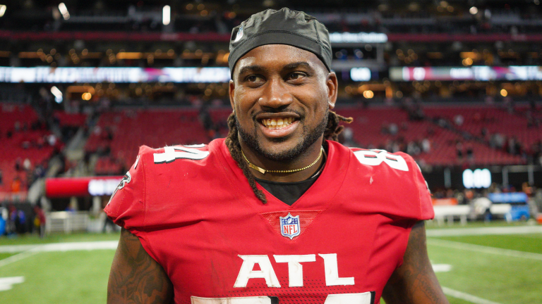 Cordarrelle Patterson of the Atlanta Falcons runs the ball against