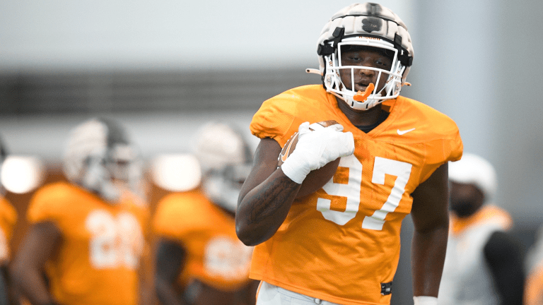 Tennessee Vols Dl Says Defensive Teammate Will Shock The World In