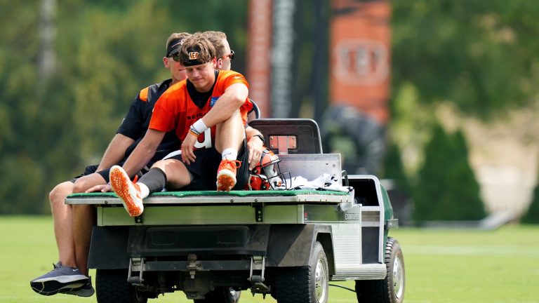 Joe Burrow's Play Has Fans Concerned About Injury Despite Bengals