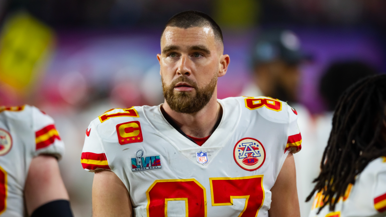 Travis Kelce takes playful jab at Patrick Mahomes - A to Z Sports