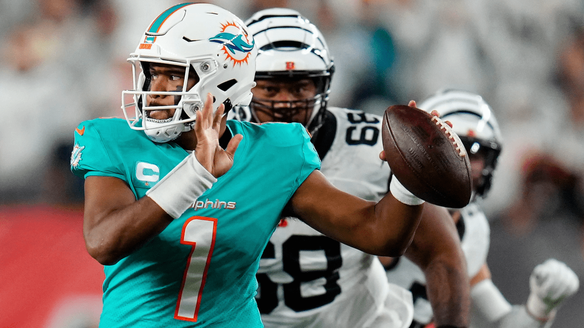 Burrow leads Bengals over Dolphins; QB Tua Tagovailoa suffers