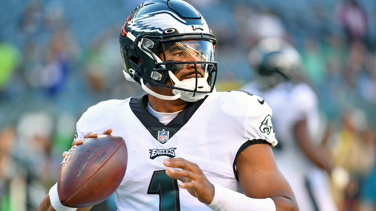 Eagles QB Jalen Hurts shifts into higher gear for 2022 season