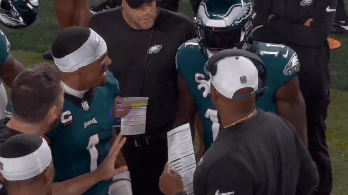 Eagles HC Nick Sirianni totally dismisses A.J. Brown-Jalen Hurts heated  exchange - A to Z Sports