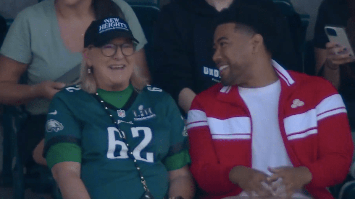 RUMOR: Jason Kelce is dating Jake from State Farm. He was seen cheering for  the Eagles with Jason's mom Donna. : r/nflmemes