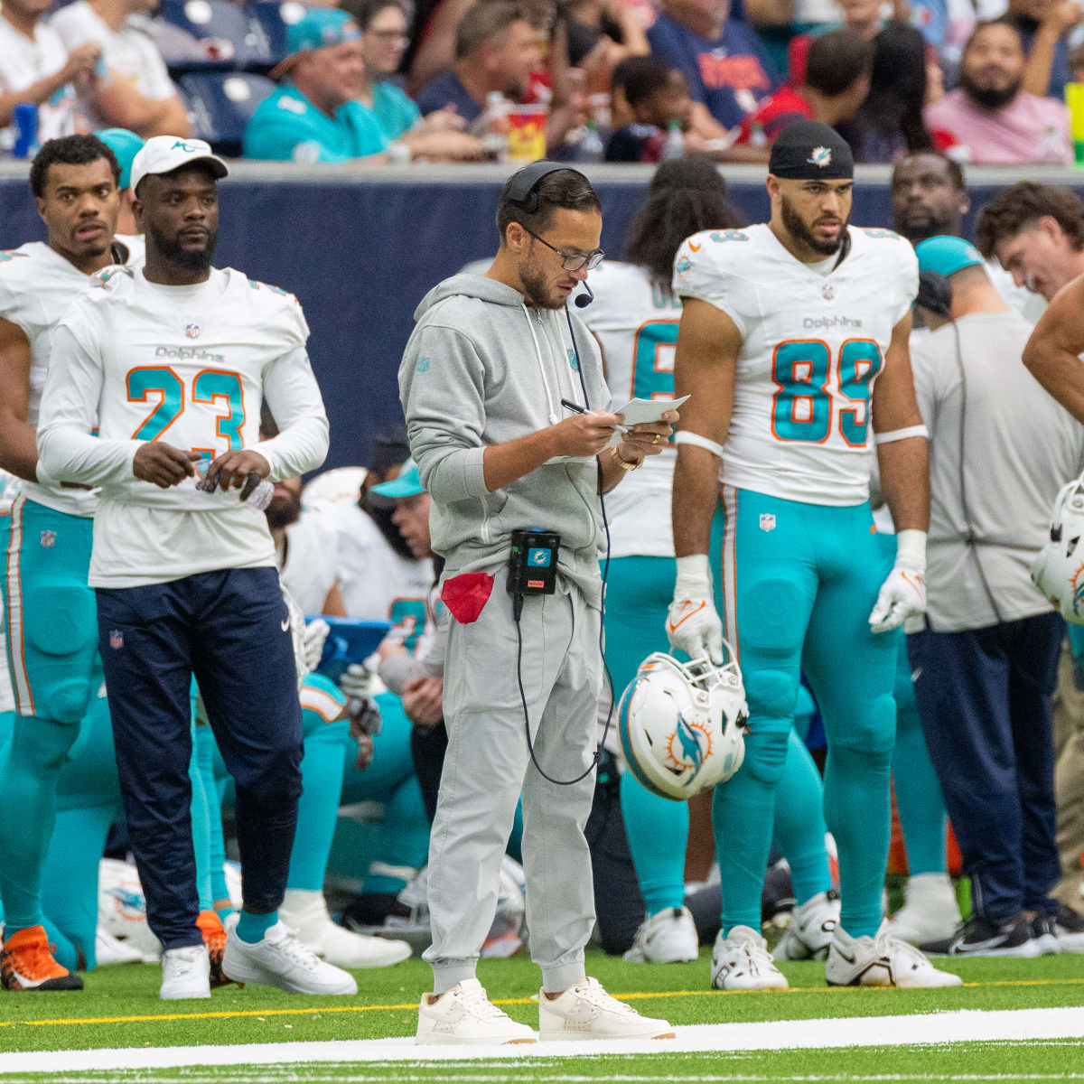 Dolphins RB Devon Achane carted off the field in preseason game vs. Texans  - A to Z Sports