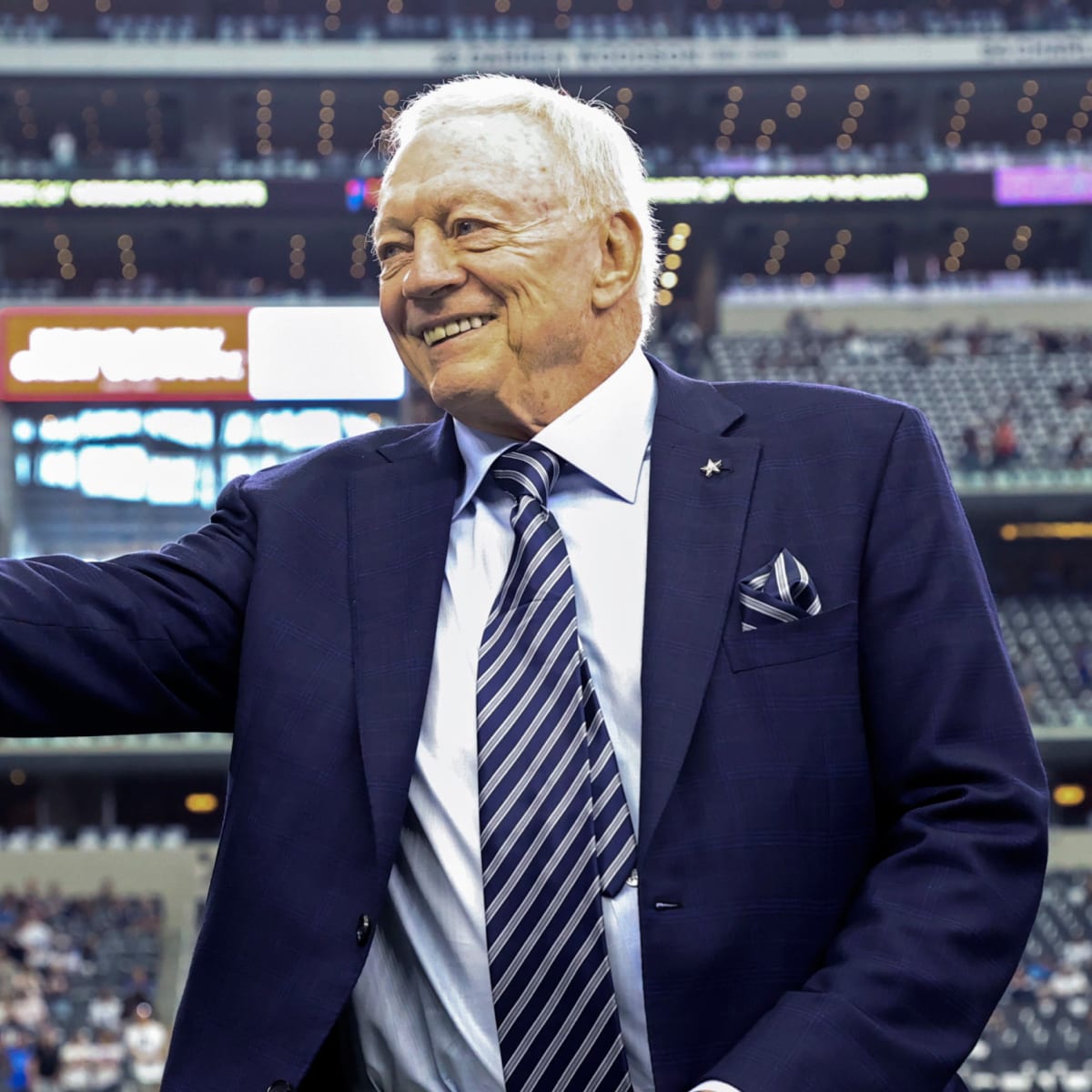 What's Jerry Jones doing in the middle of the Raiders' move to Las