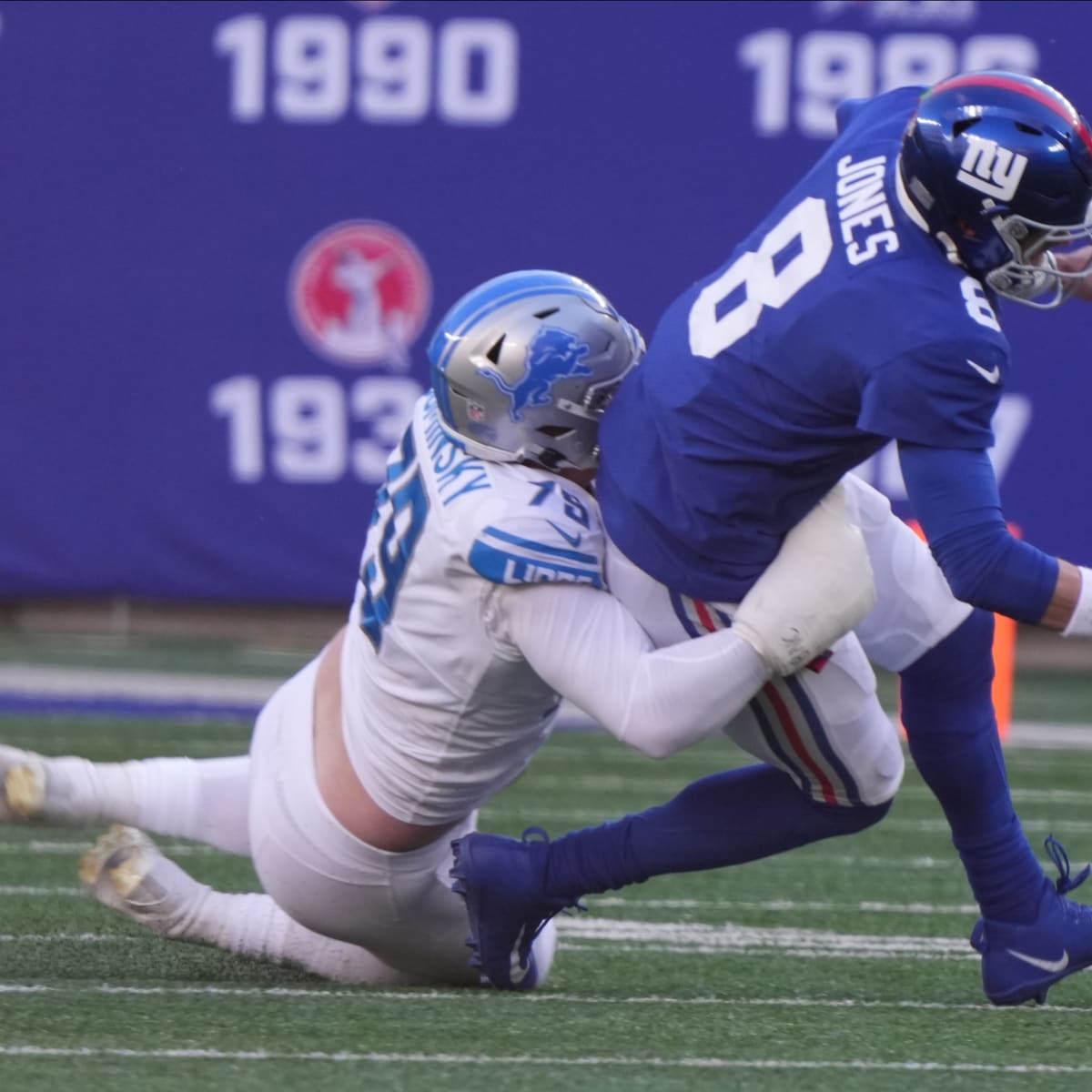 Lions re-sign important piece to defense - A to Z Sports