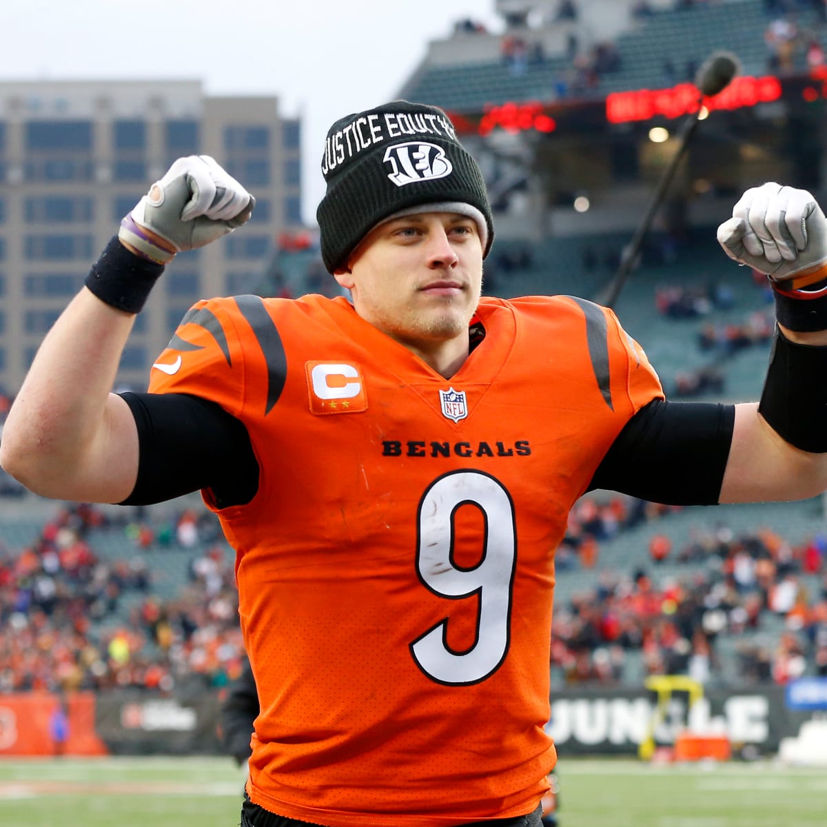 LSU-Clemson: Joe Burrow celebrated title with a cigar in the Superdome