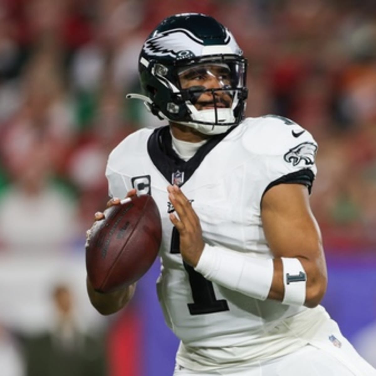 Philadelphia Eagles 25-11 Tampa Bay Buccaneers: Jalen Hurts throws