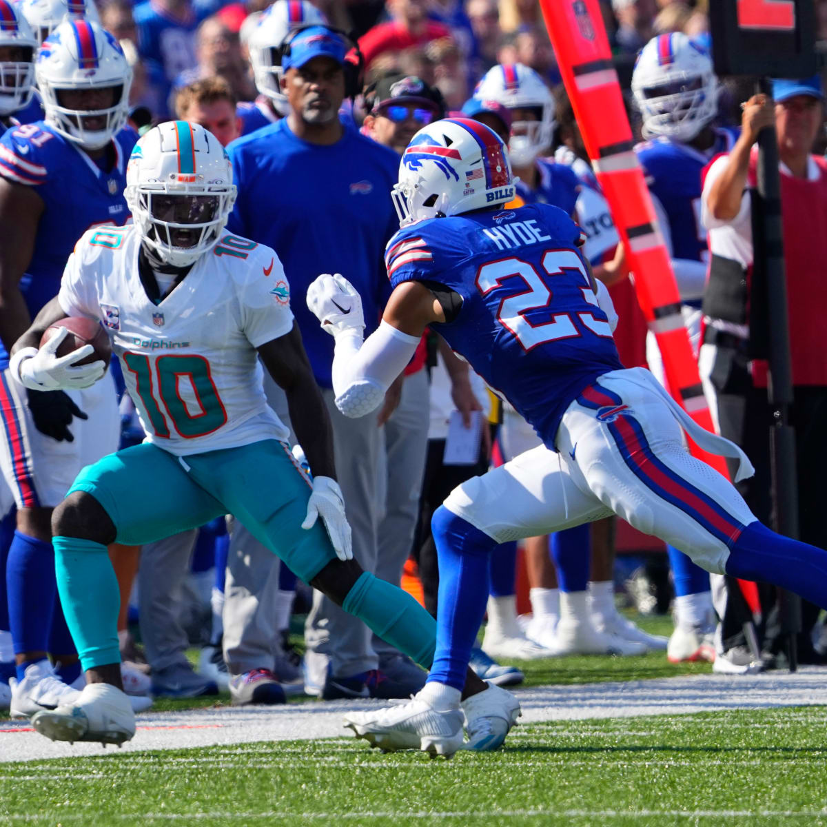 No big deal? Dolphins WR Tyreek Hill says Bills Mafia is 'just like any  other fan base' 