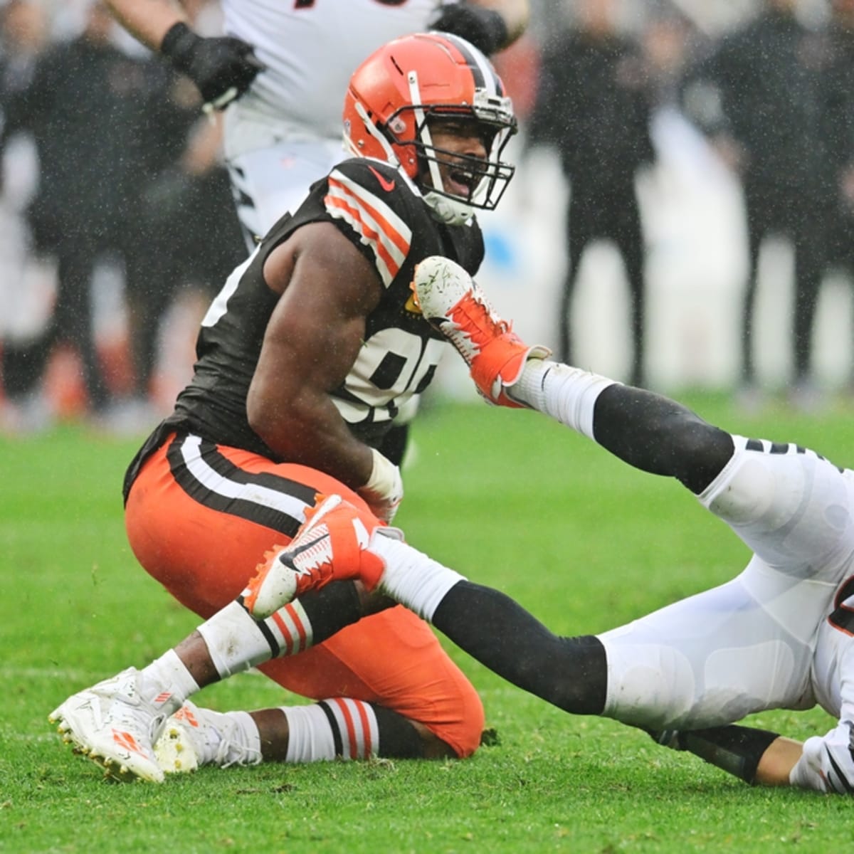 WATCH: NFL analyst Coach Vass breaks down Browns' defense under Jim Schwartz