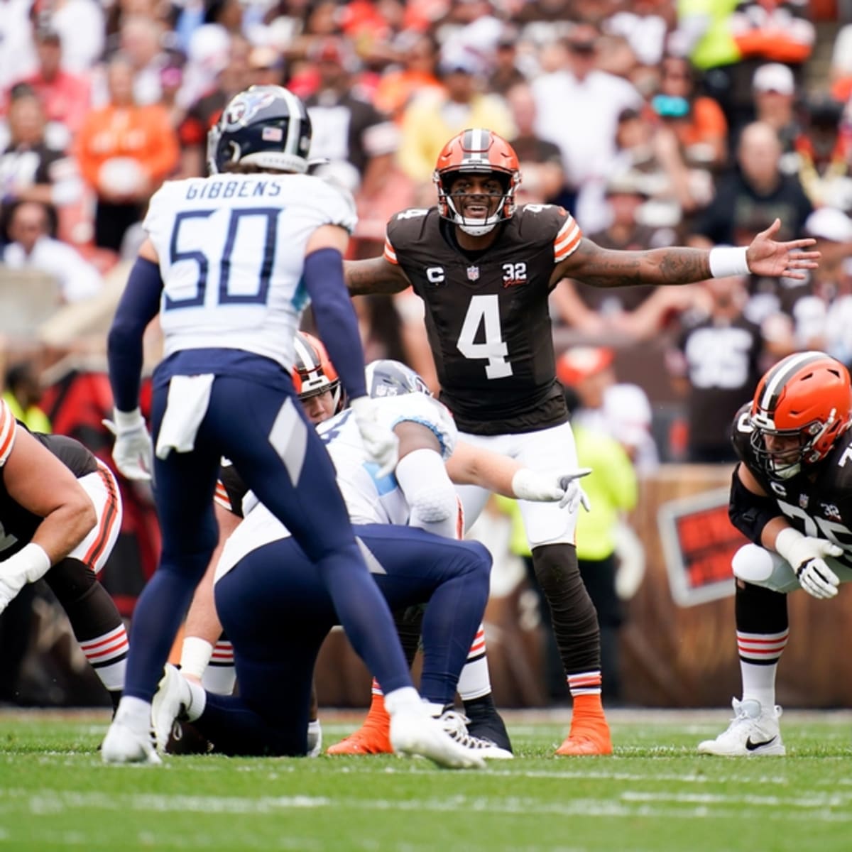 Deshaun Watson has 2 TD passes in Browns' 27-3 win