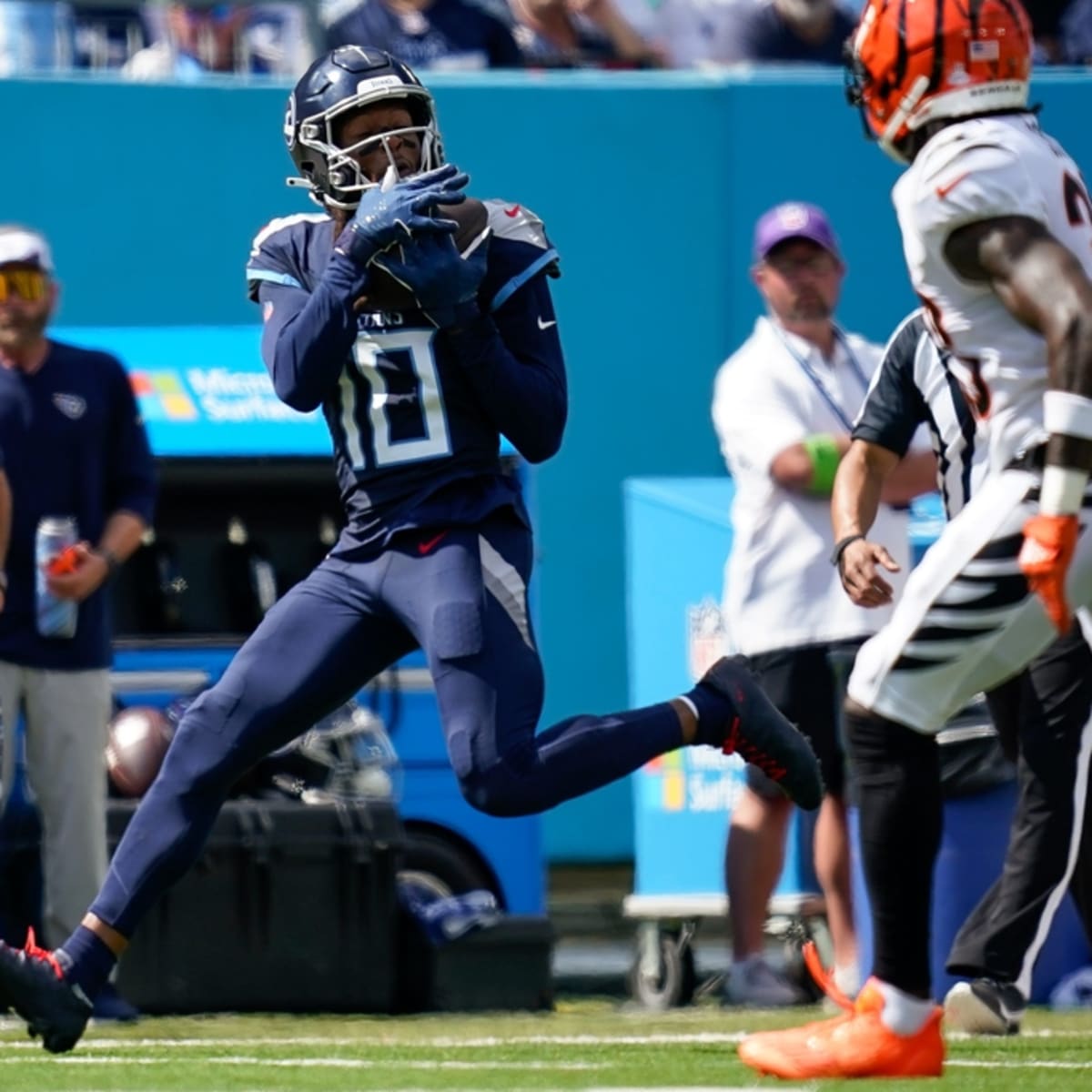 DeAndre Hopkins fires savage message to haters in first tweet with Titans