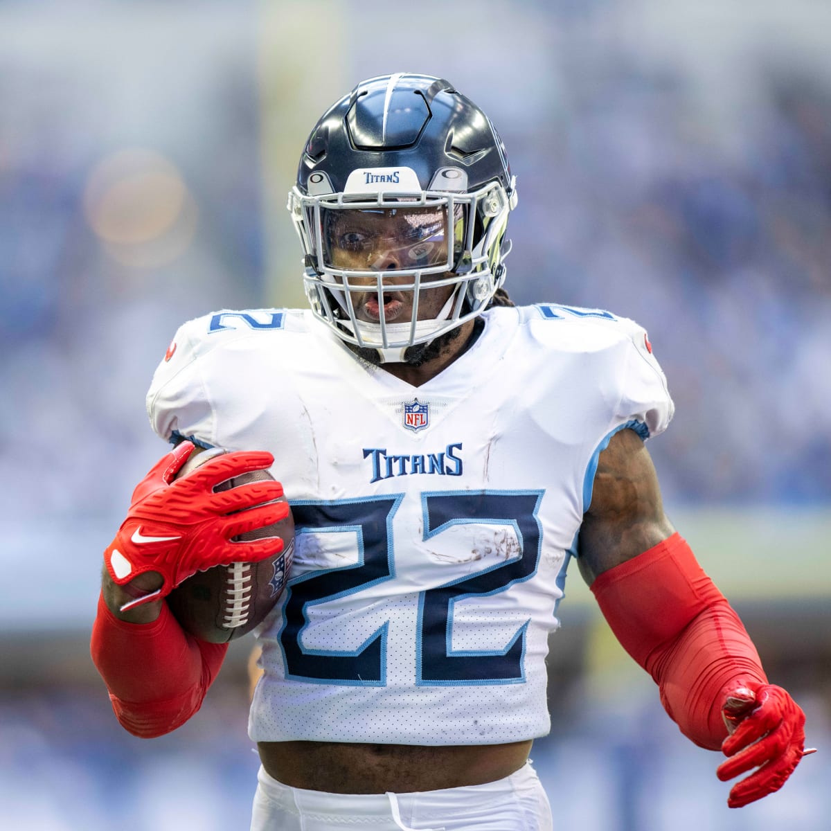 Derrick Henry holds off on jersey swaps because of cost - ESPN