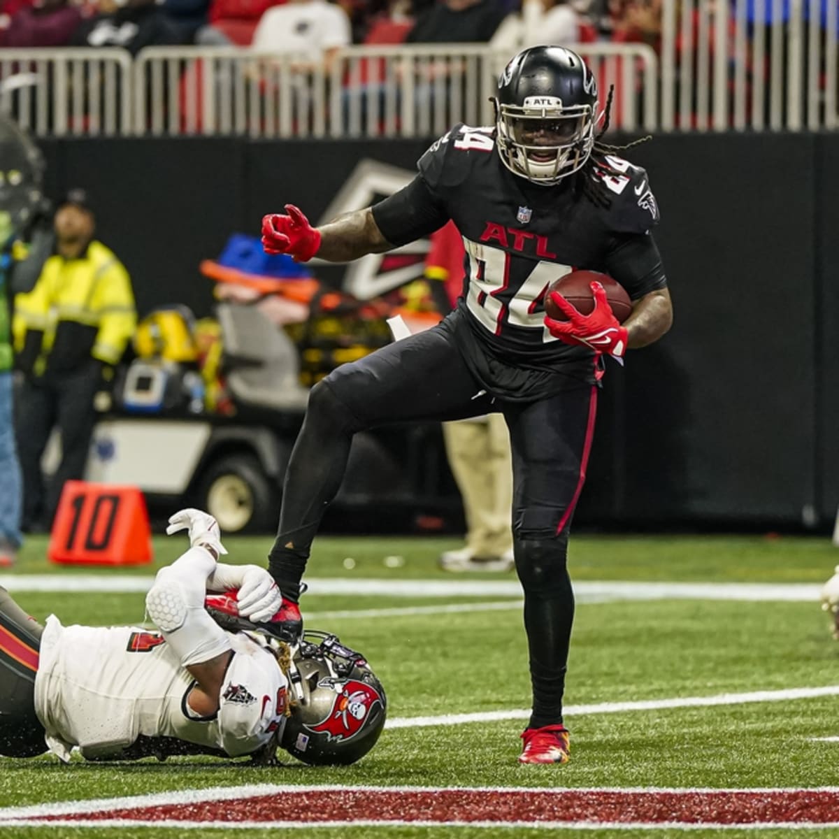 Falcons release official depth chart for game against Patriots