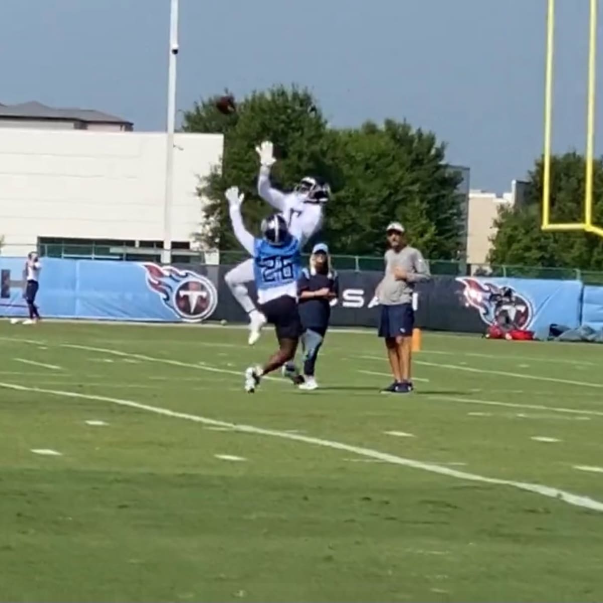 DeAndre Hopkins Willingly Agrees To Catch The Rare Titans Pass